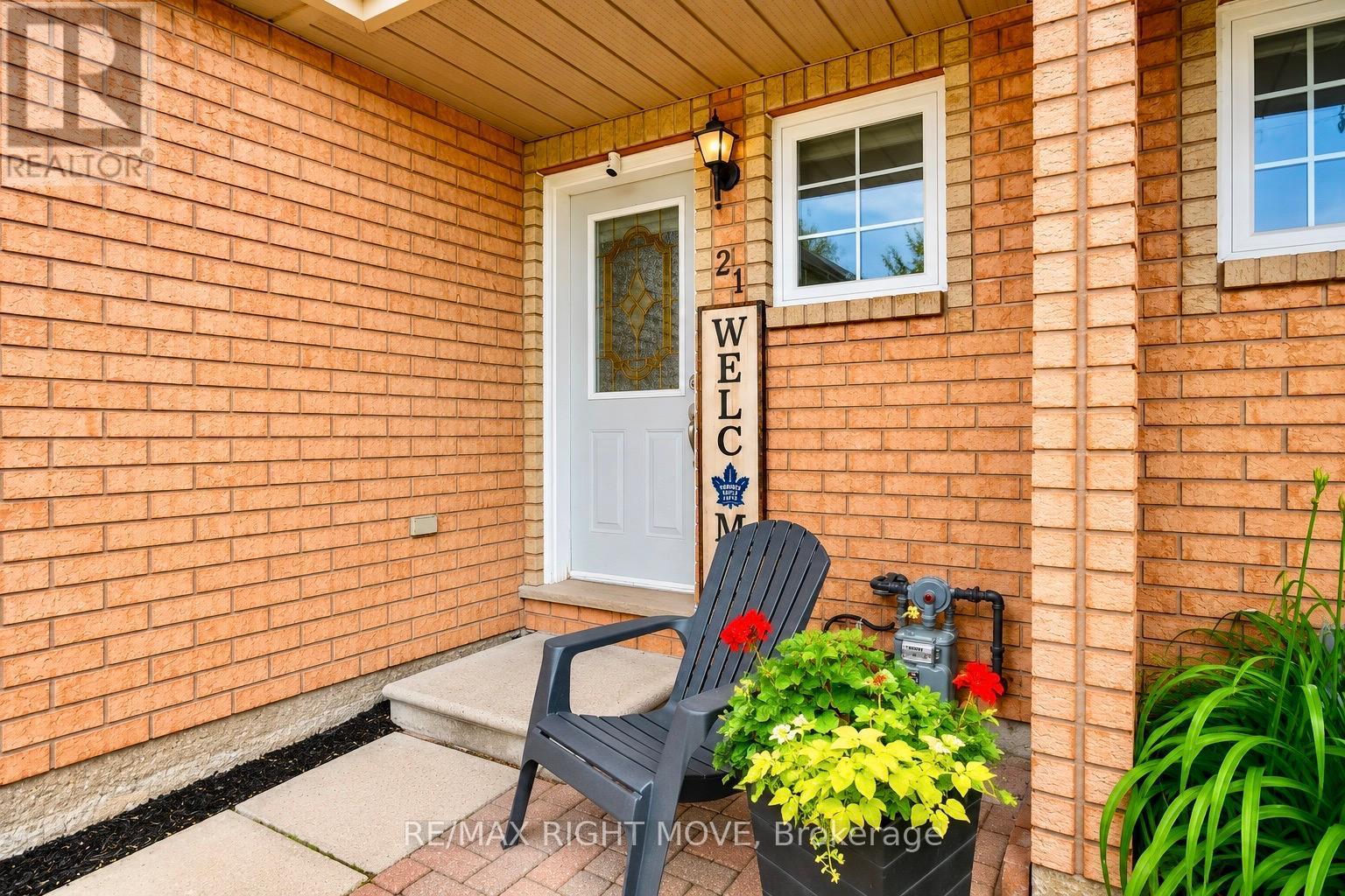 21 Michael Crescent, Barrie, ON