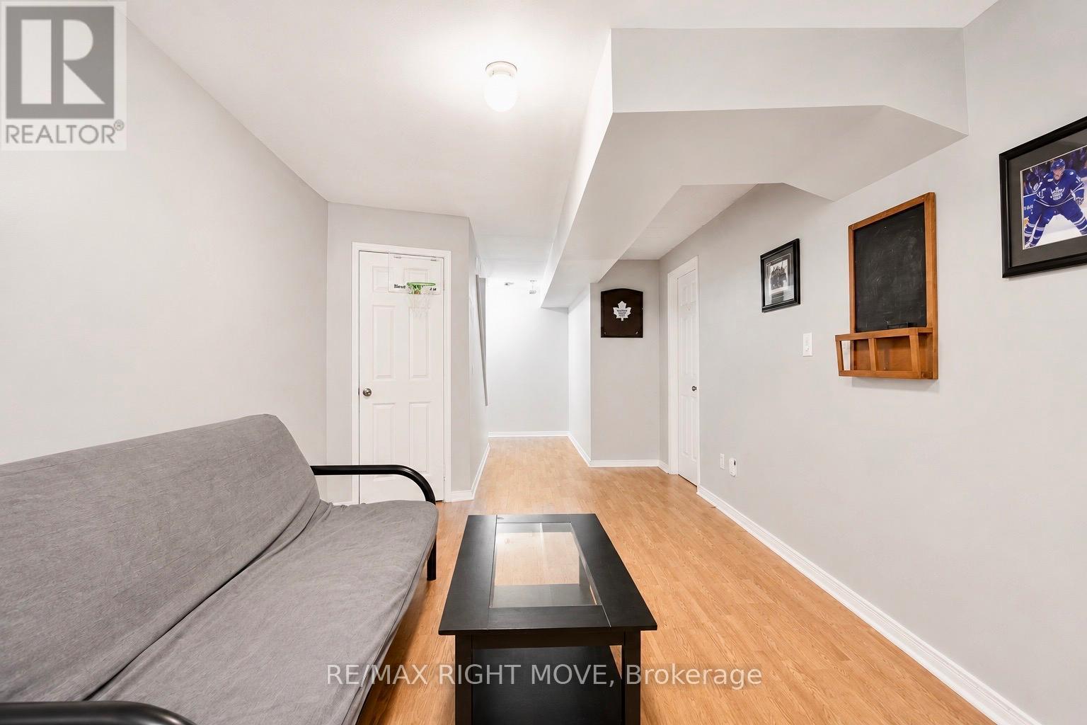 21 Michael Crescent, Barrie, ON