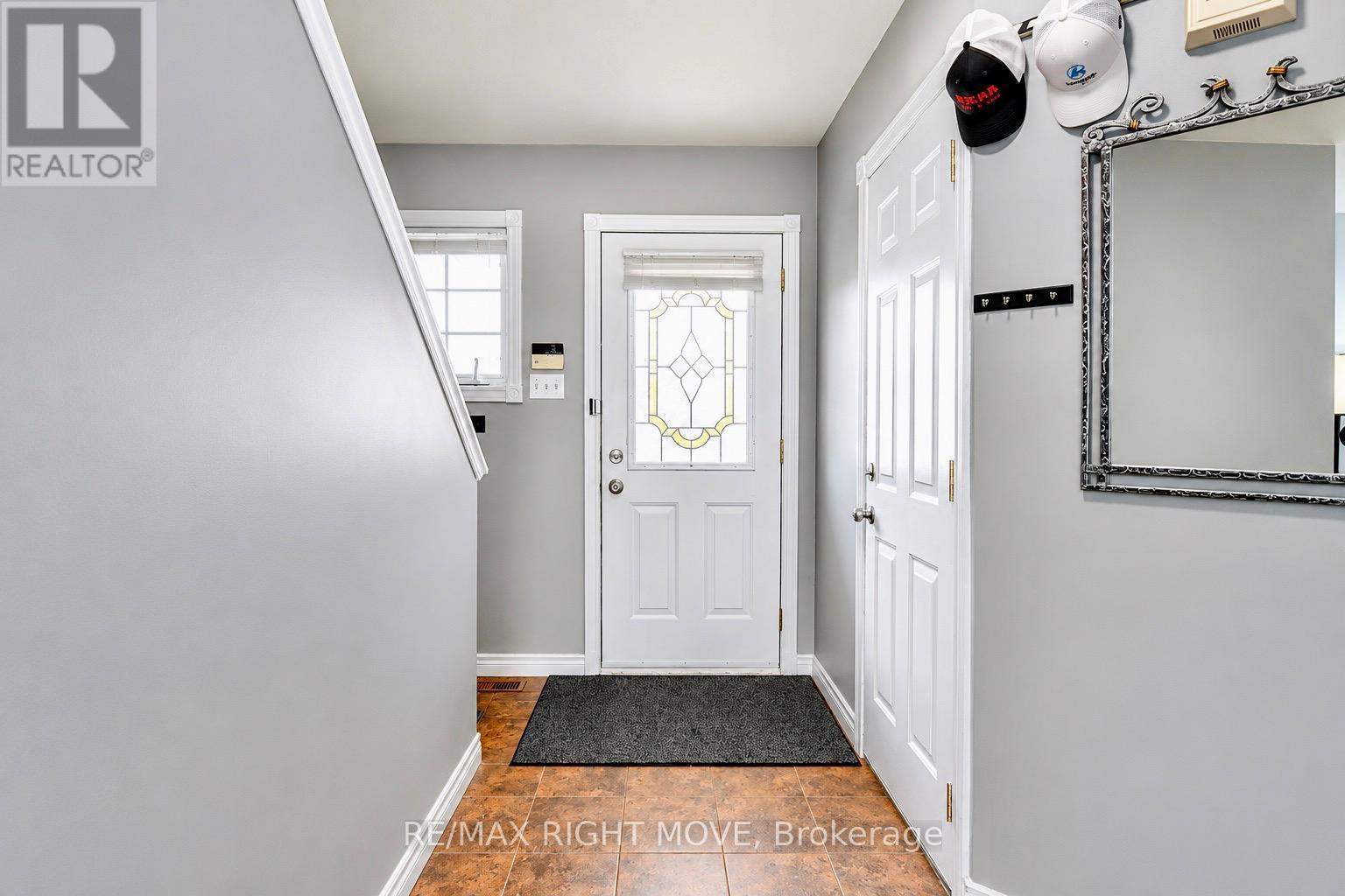 21 Michael Crescent, Barrie, ON