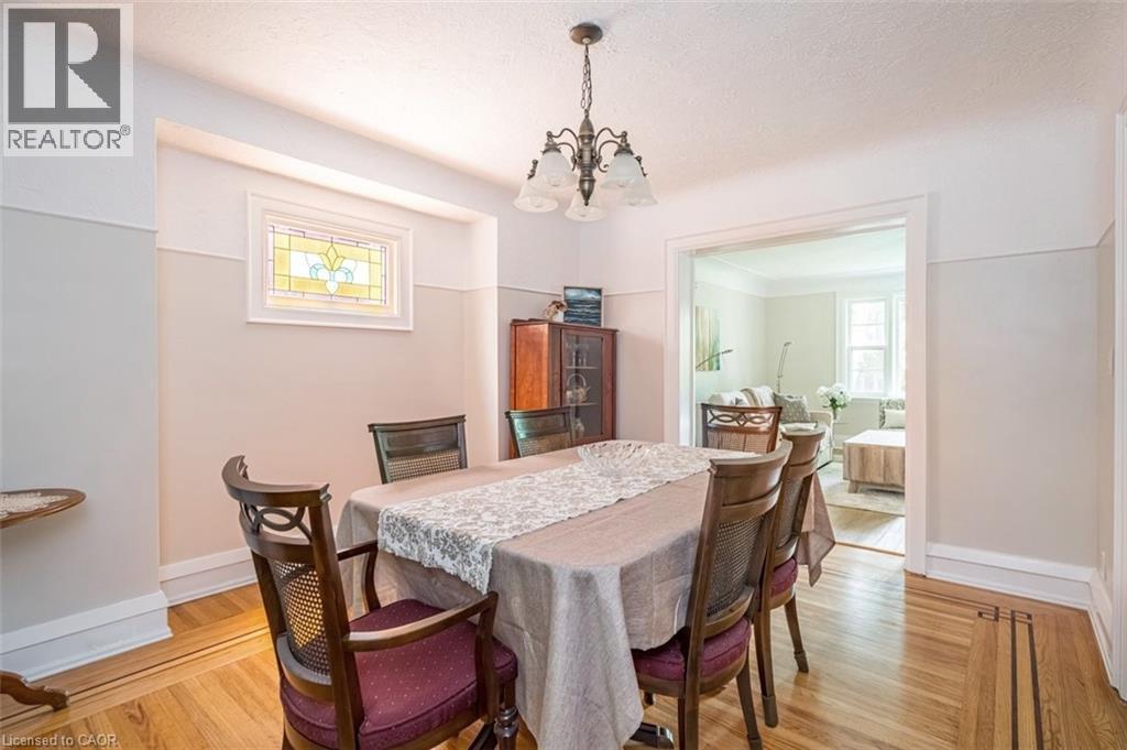 11 Dromore Crescent, Hamilton, ON - Indoor Photo Showing Dining Room