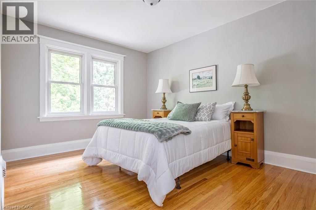 11 Dromore Crescent, Hamilton, ON - Indoor Photo Showing Bedroom