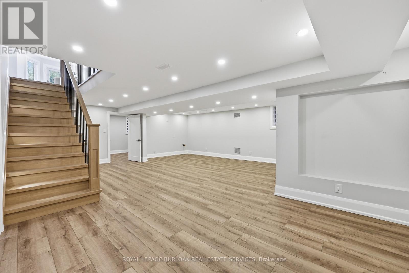 2029 Kempton Park Drive, Mississauga, ON - Indoor Photo Showing Other Room