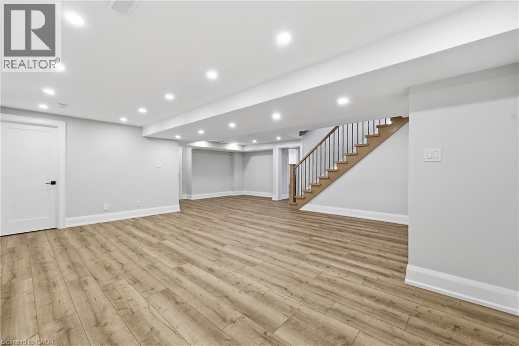 2029 Kempton Park Drive, Mississauga, ON - Indoor Photo Showing Other Room