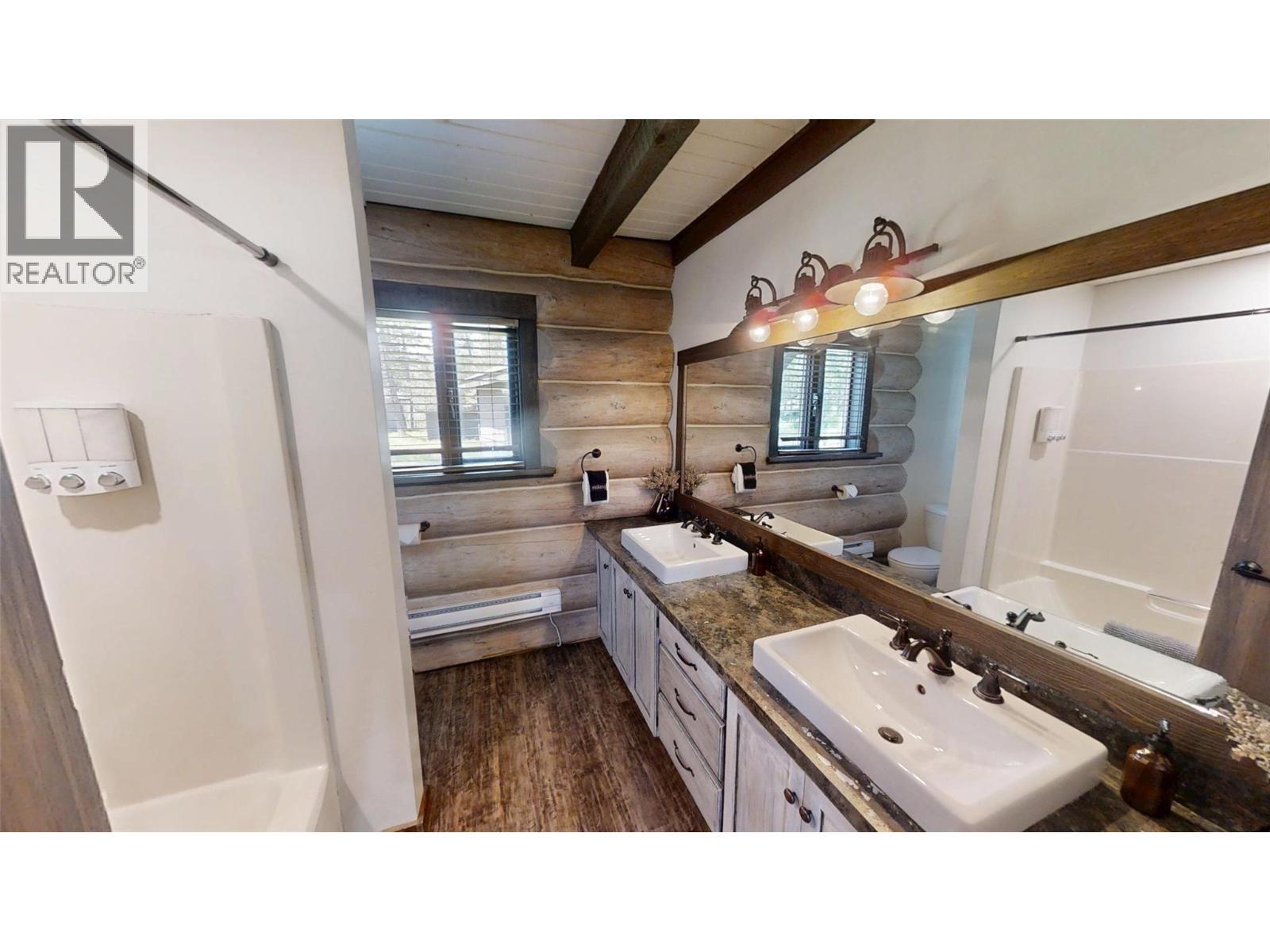 Bathroom - 1600 14Th Street, Invermere, BC
