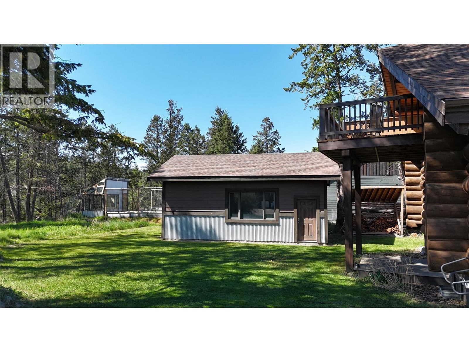 Garage - 1600 14Th Street, Invermere, BC