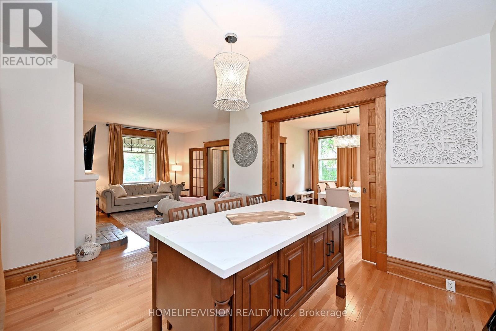 135 Elgin Street N, Cambridge, ON