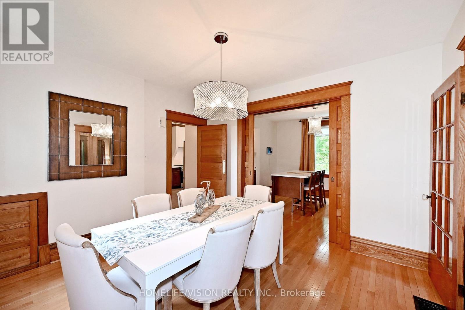 135 Elgin Street N, Cambridge, ON