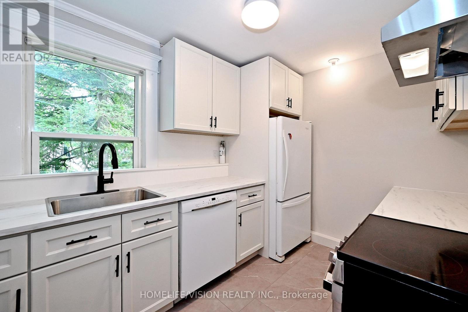 135 Elgin Street N, Cambridge, ON