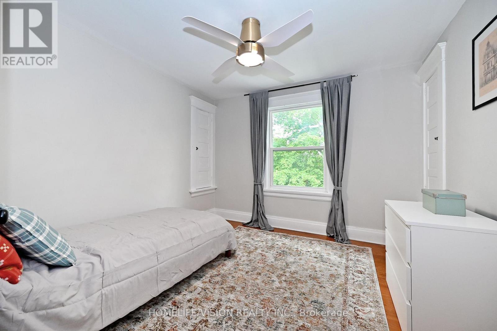 135 Elgin Street N, Cambridge, ON