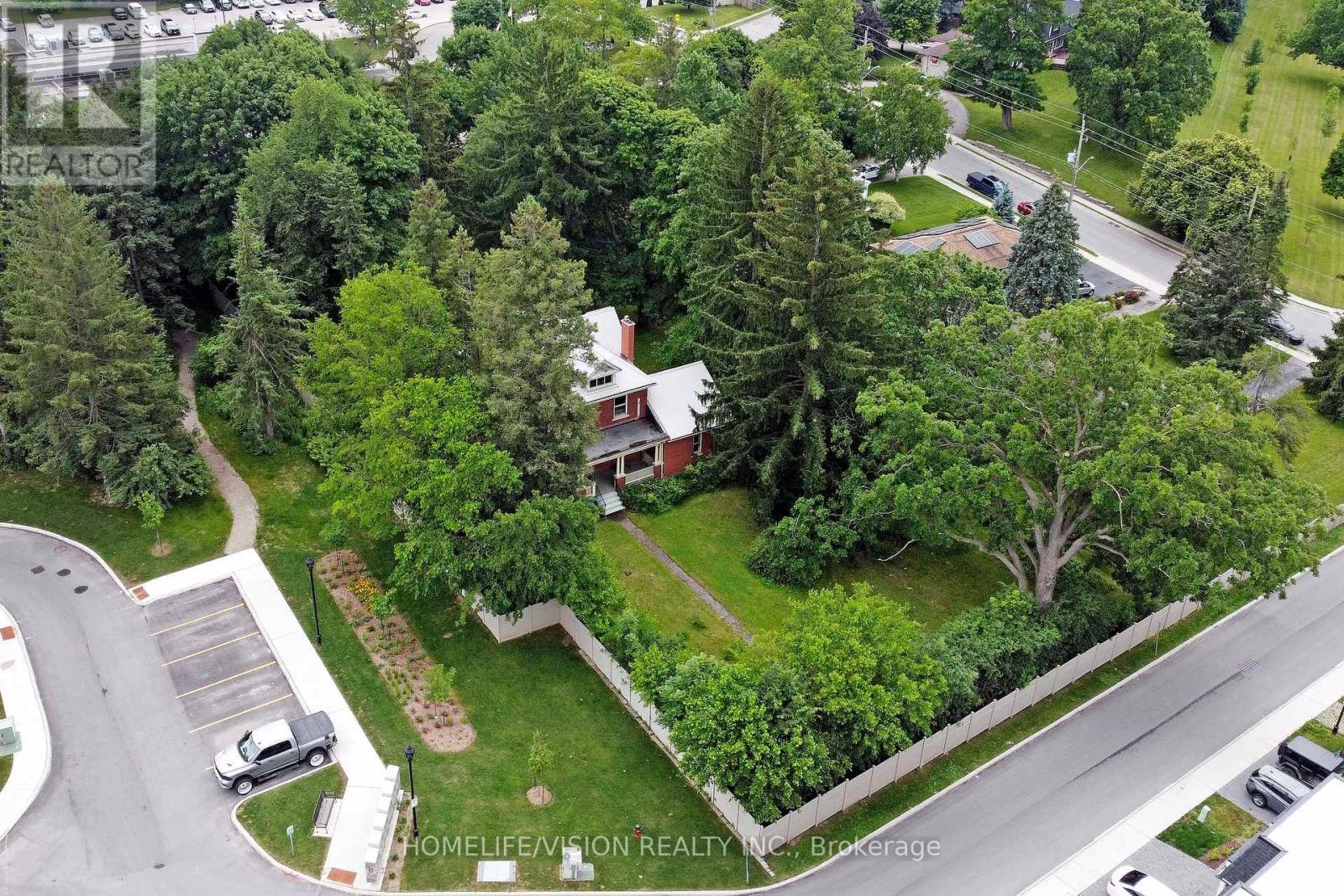 135 Elgin Street N, Cambridge, ON
