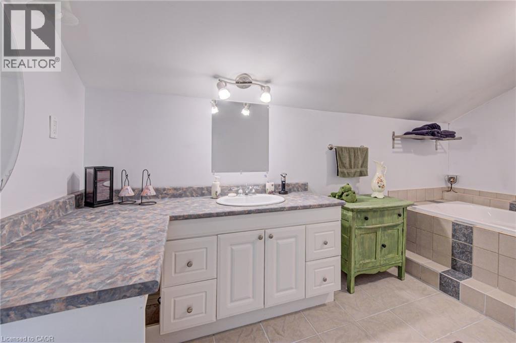 Master Ensuite - 1032 Gore Road, Hamilton, ON