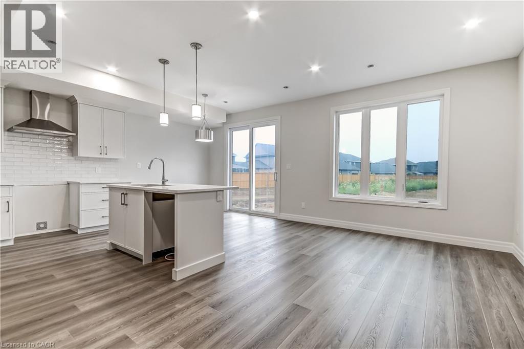 3 Hoylake Road, St. Thomas, ON - Indoor Photo Showing Kitchen With Upgraded Kitchen
