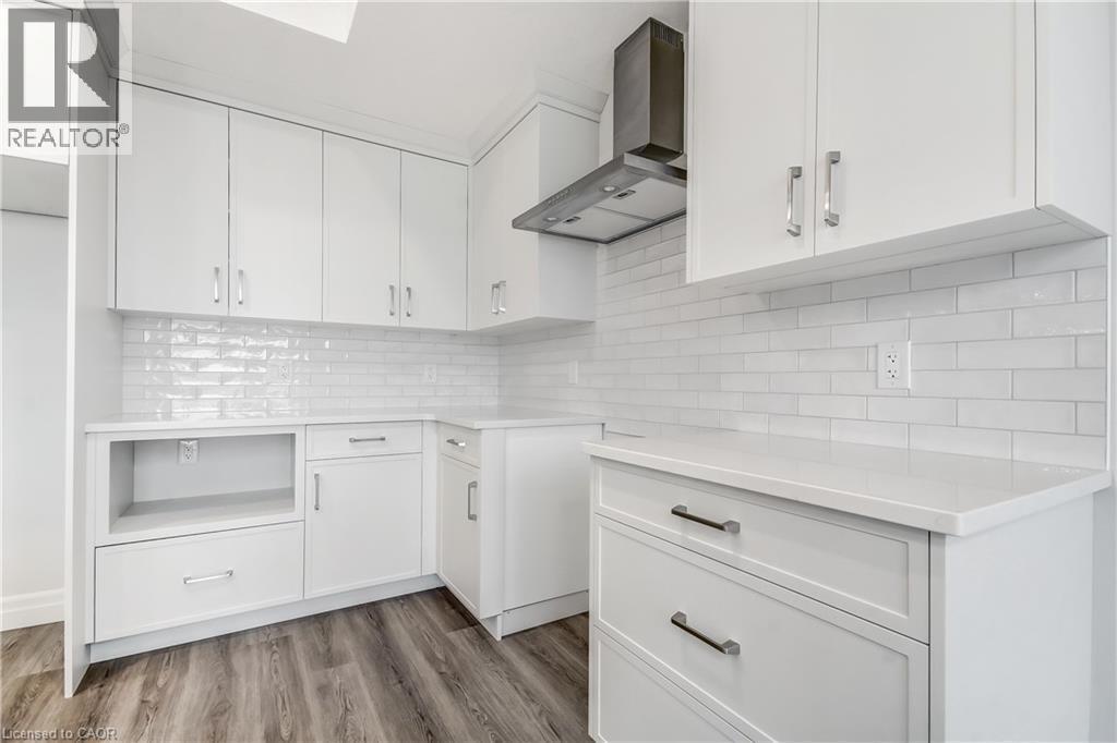 3 Hoylake Road, St. Thomas, ON - Indoor Photo Showing Kitchen
