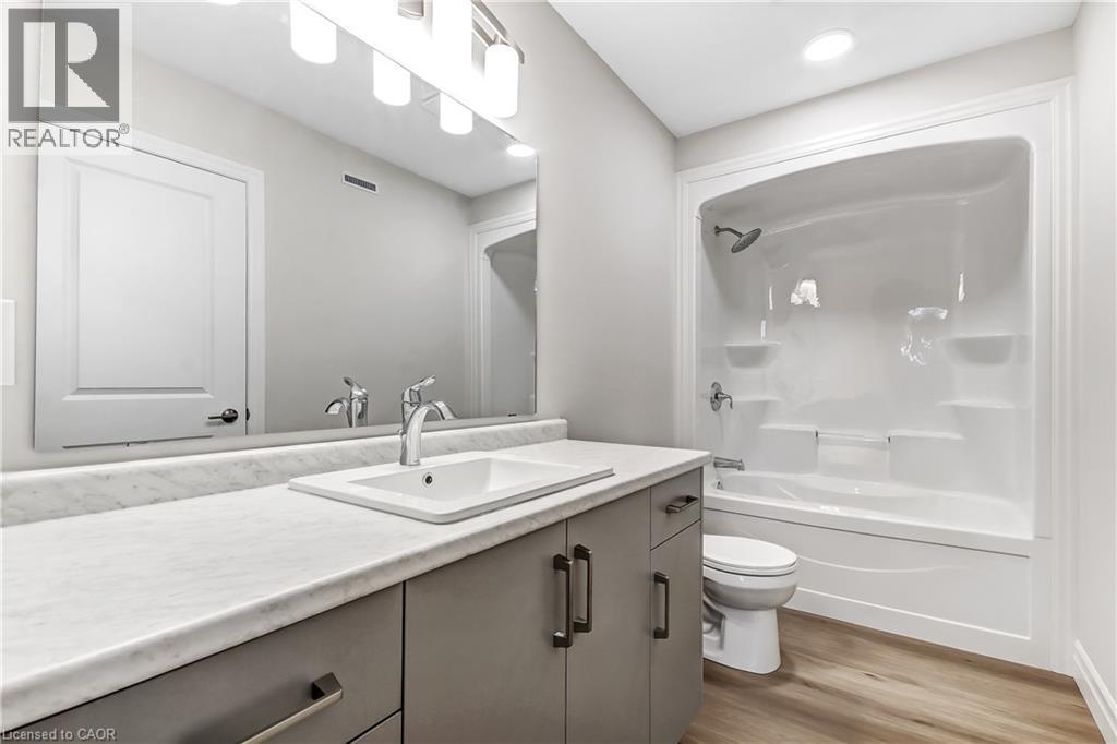 3 Hoylake Road, St. Thomas, ON - Indoor Photo Showing Bathroom