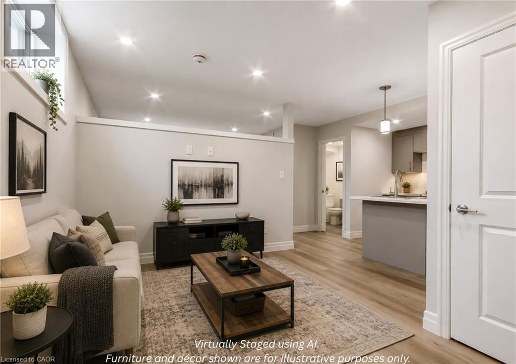 3 Hoylake Road, St. Thomas, ON - Indoor Photo Showing Living Room