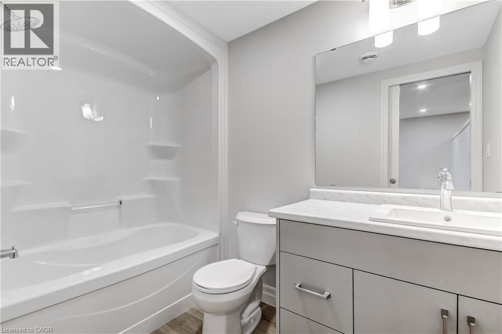 3 Hoylake Road, St. Thomas, ON - Indoor Photo Showing Bathroom