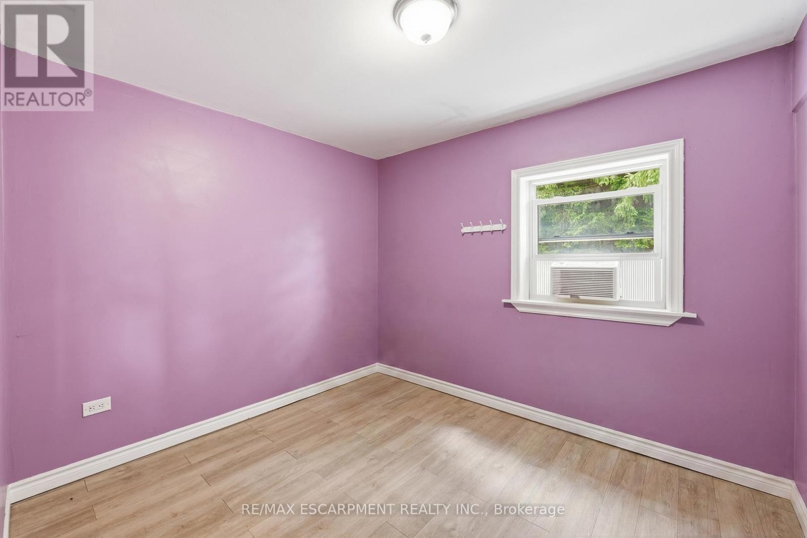 8404 Chippewa Road, Hamilton, ON