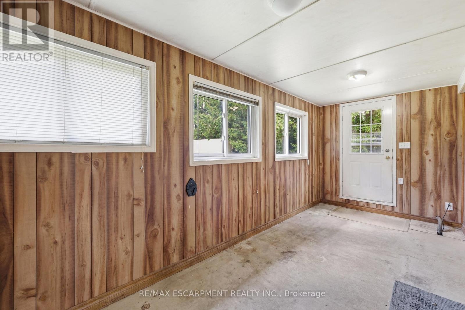 8404 Chippewa Road, Hamilton, ON