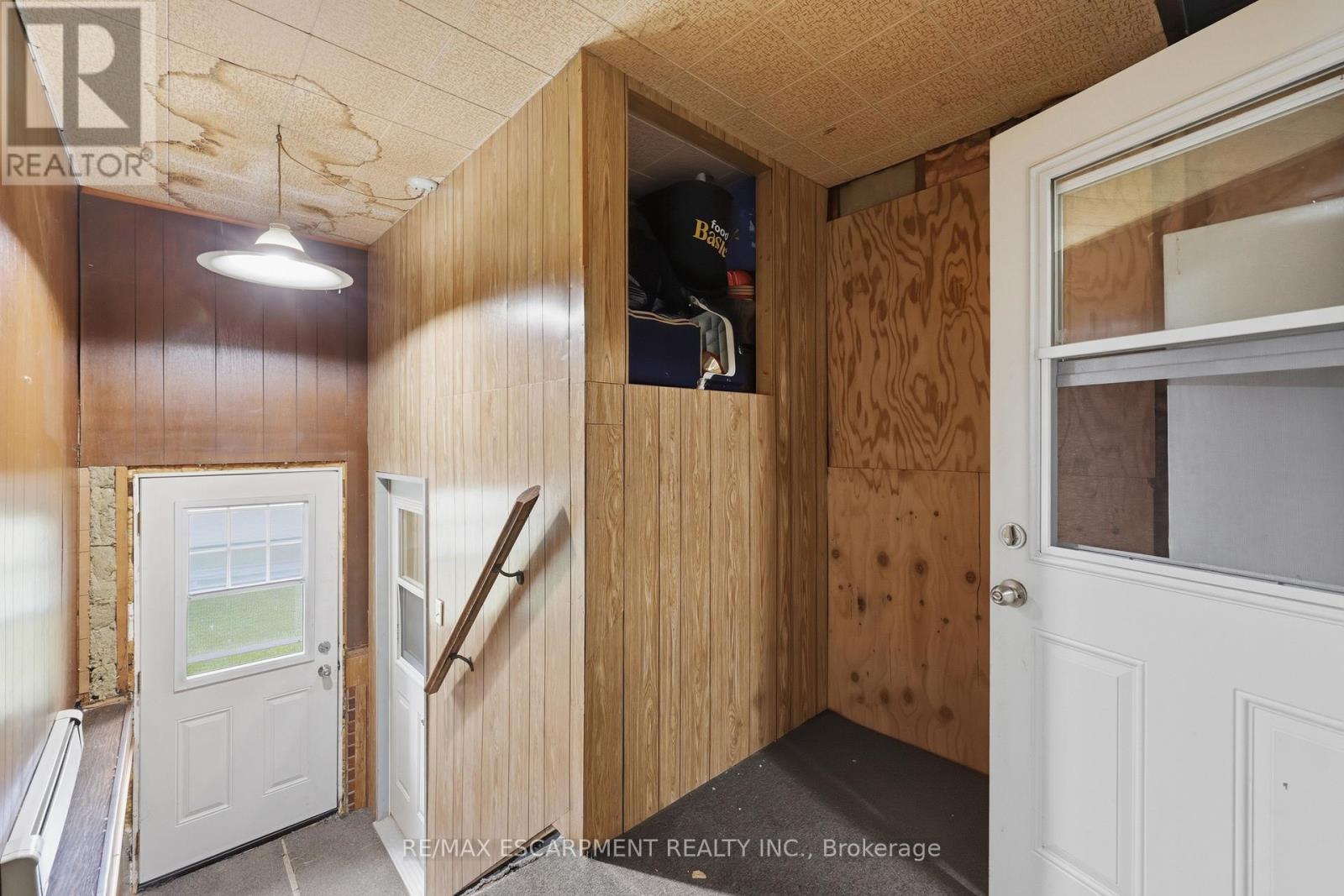 8404 Chippewa Road, Hamilton, ON