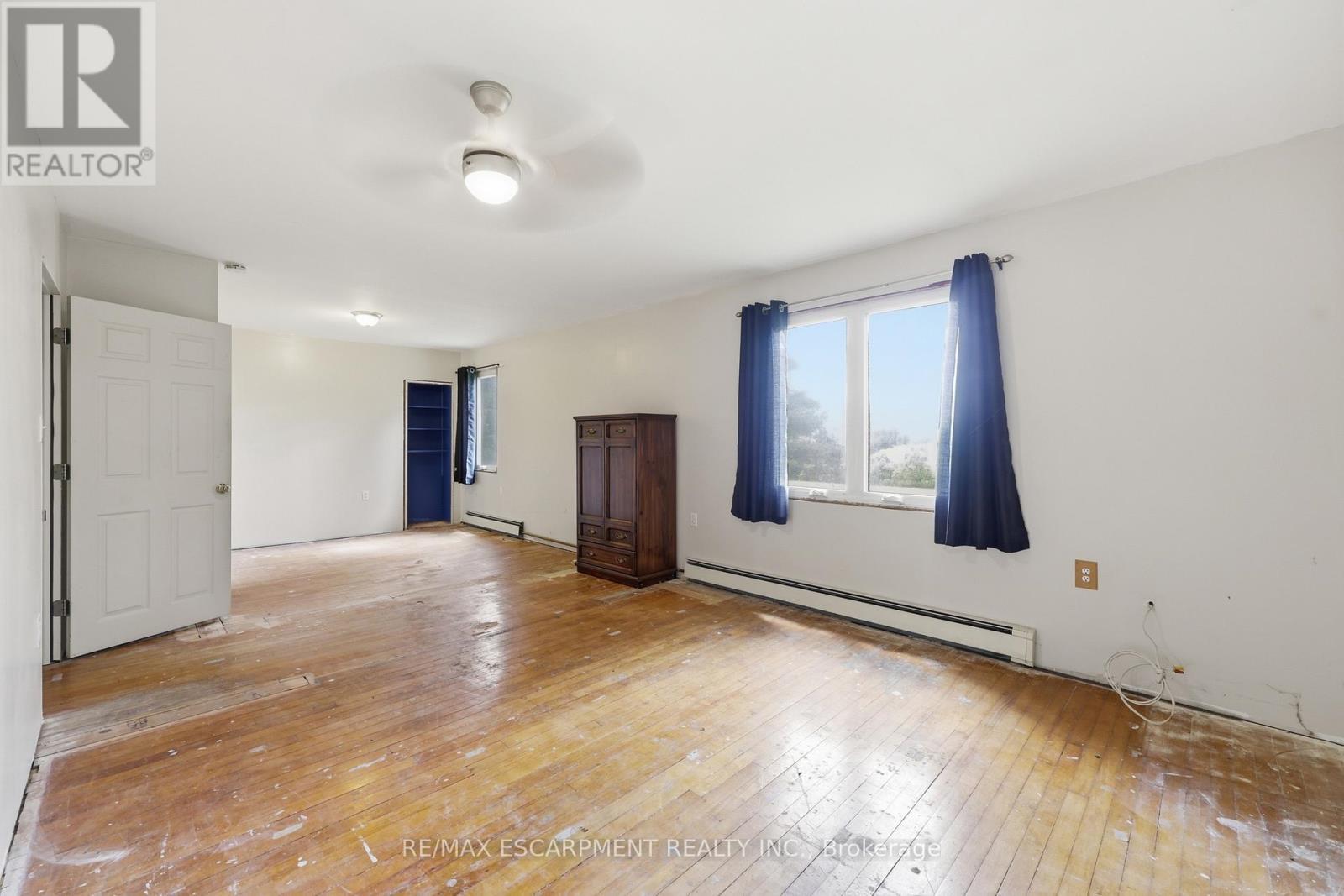 8404 Chippewa Road, Hamilton, ON