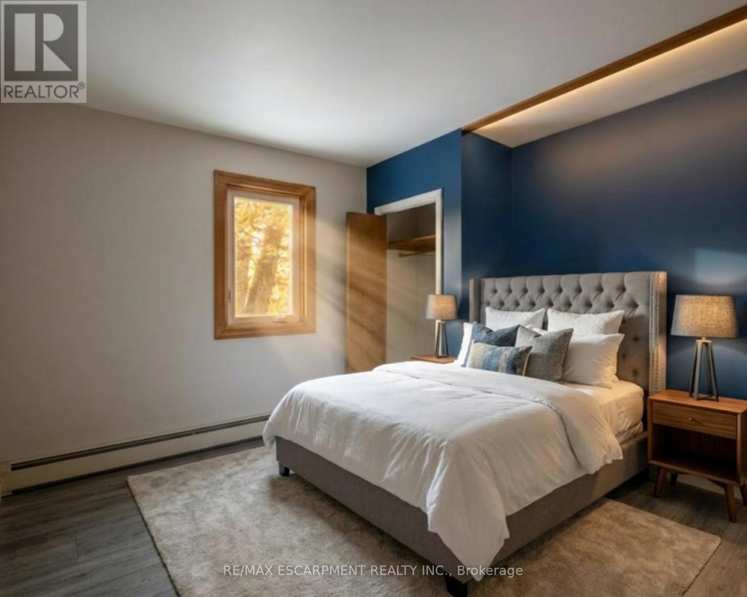 8404 Chippewa Road, Hamilton, ON