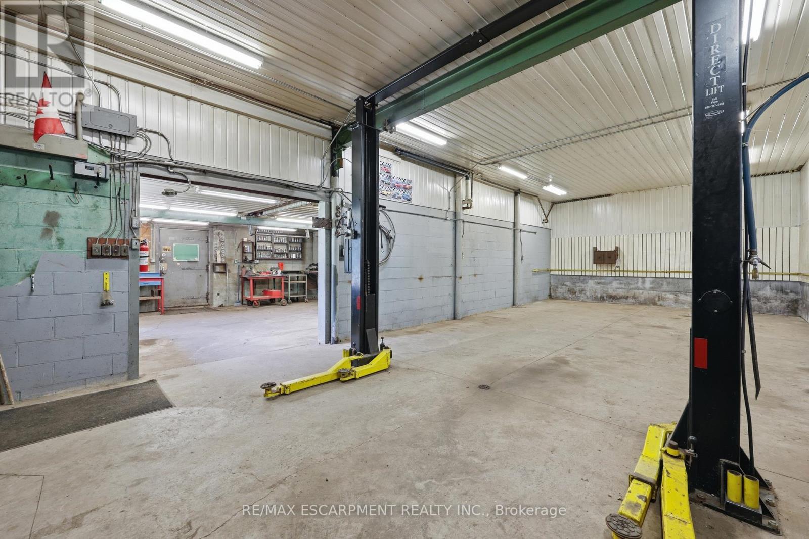 8404 Chippewa Road, Hamilton, ON