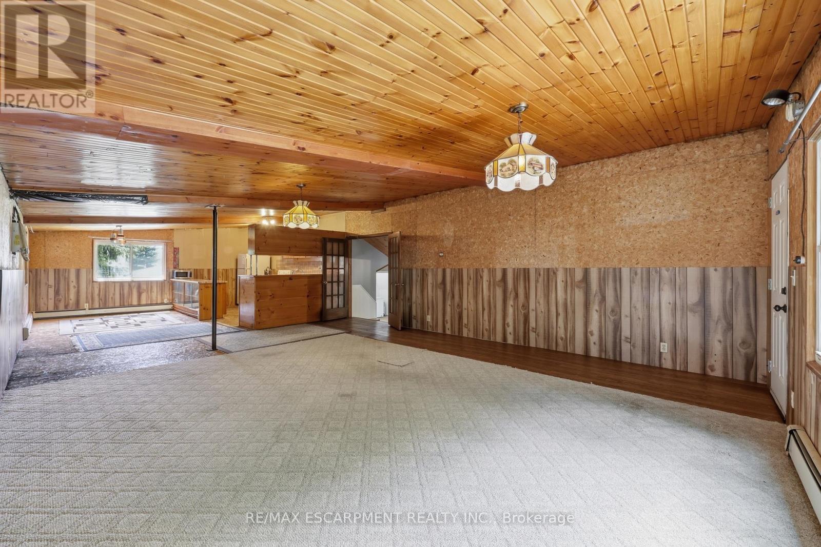 8404 Chippewa Road, Hamilton, ON