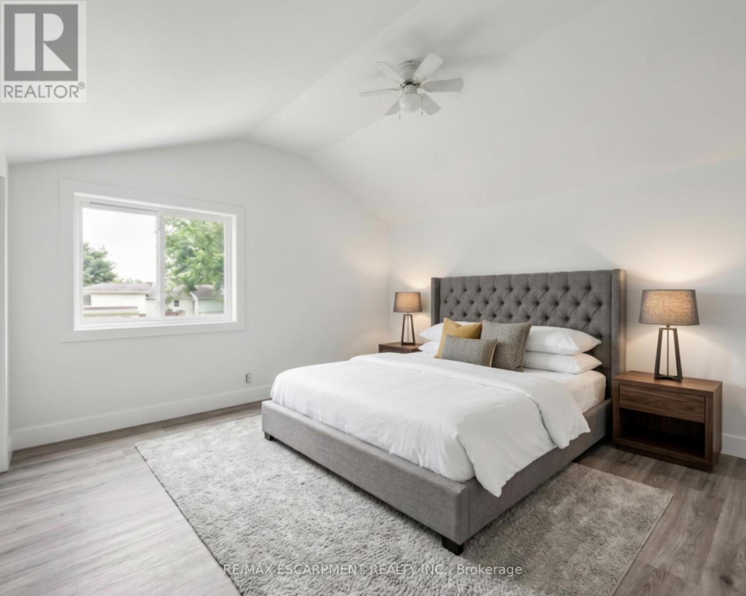 8404 Chippewa Road, Hamilton, ON