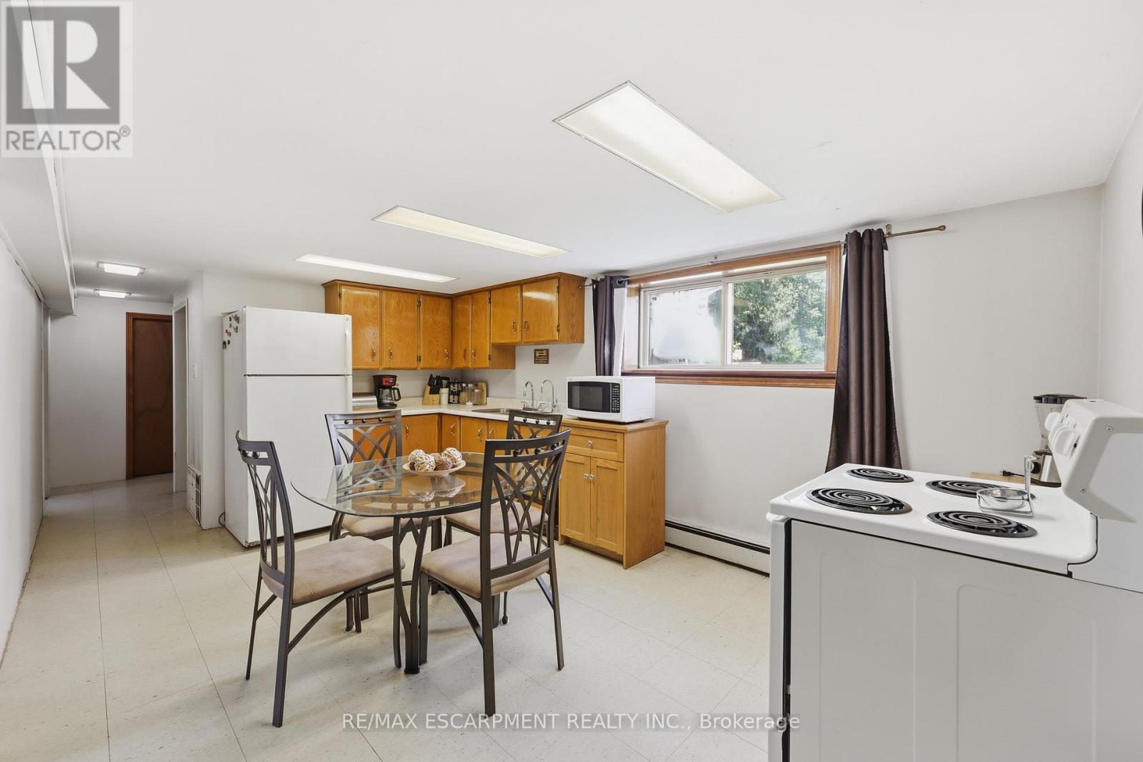 8404 Chippewa Road, Hamilton, ON