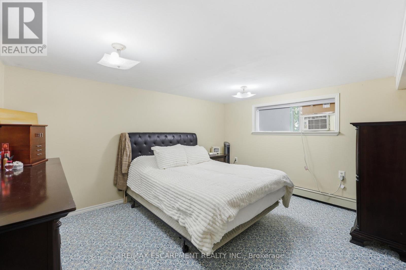 8404 Chippewa Road, Hamilton, ON