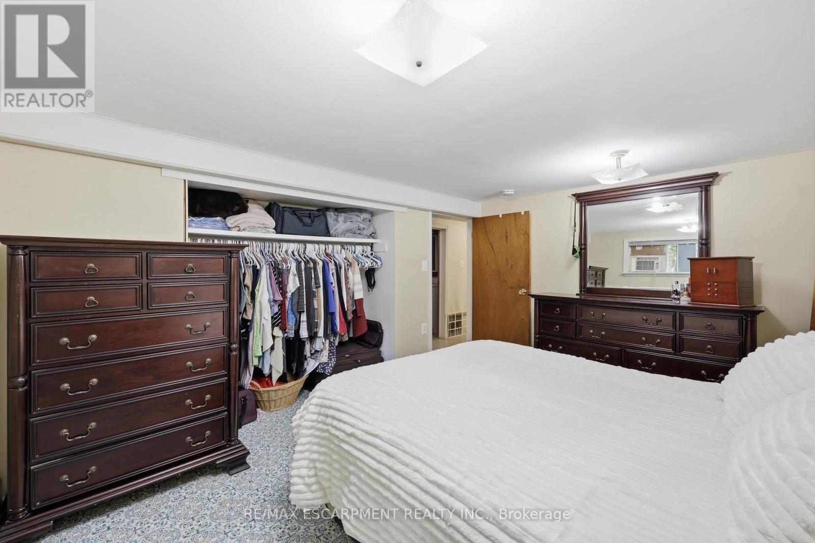 8404 Chippewa Road, Hamilton, ON