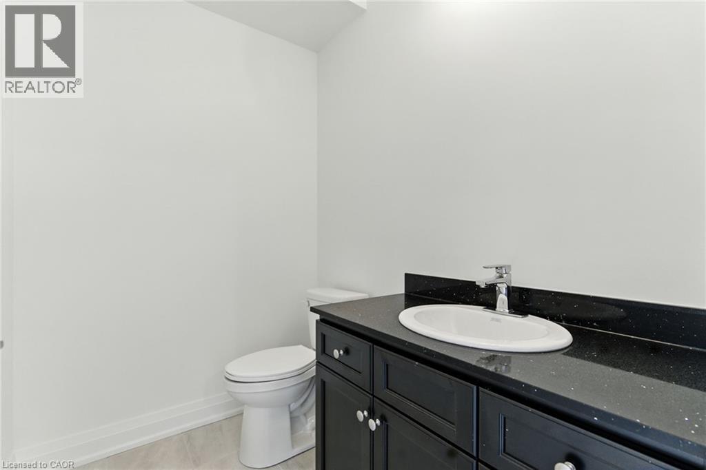 4 Clear Valley Lane, Mount Hope, ON - Indoor Photo Showing Bathroom