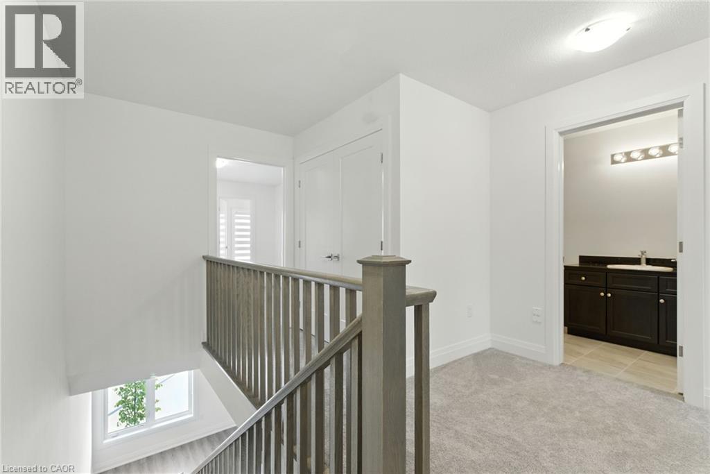 4 Clear Valley Lane, Mount Hope, ON - Indoor Photo Showing Other Room