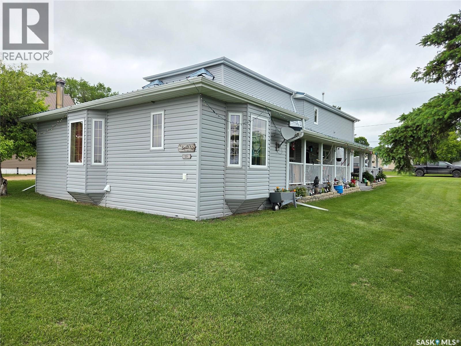 15 Adelaide Street, Manor, SK
