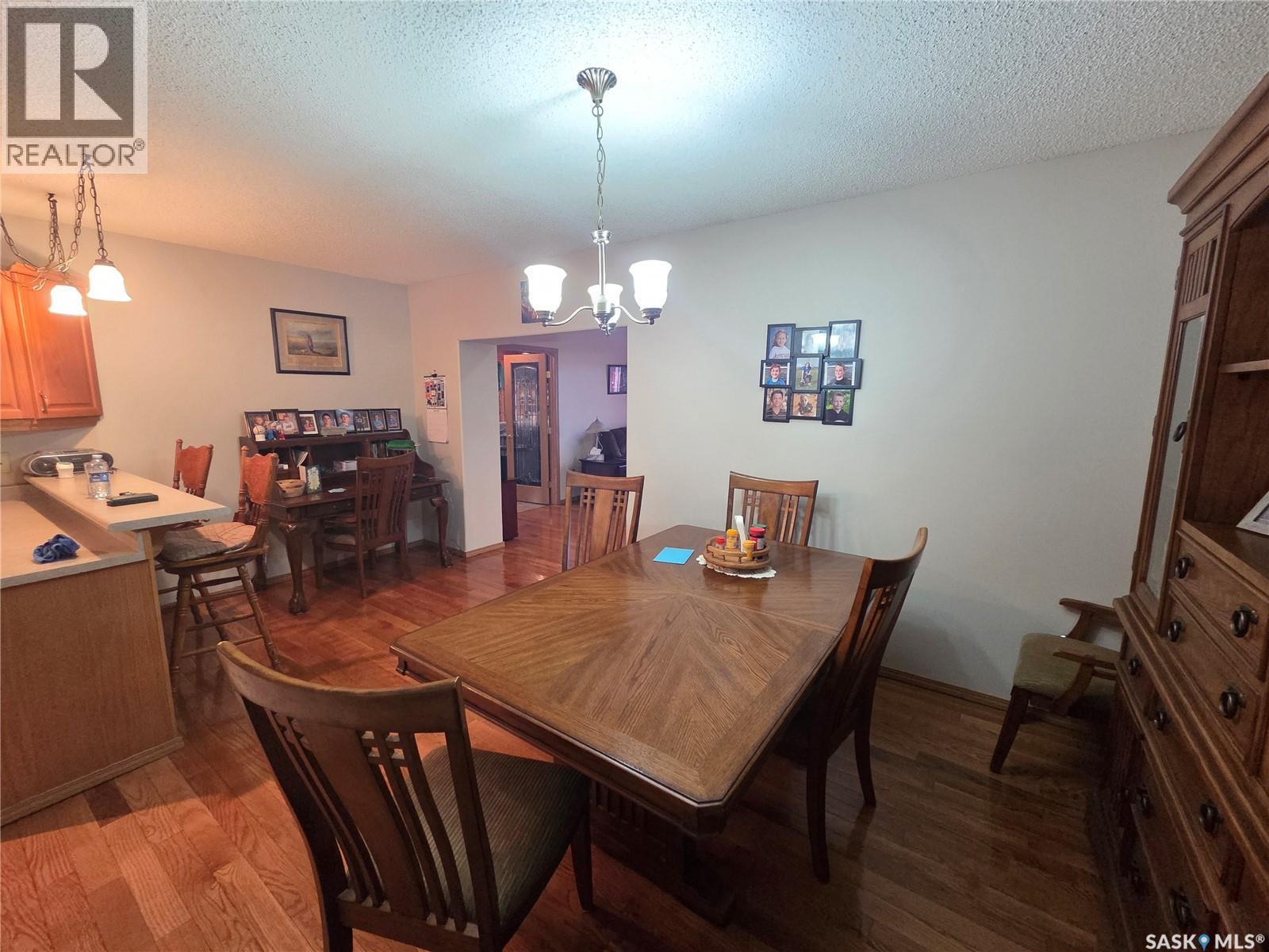 15 Adelaide Street, Manor, SK