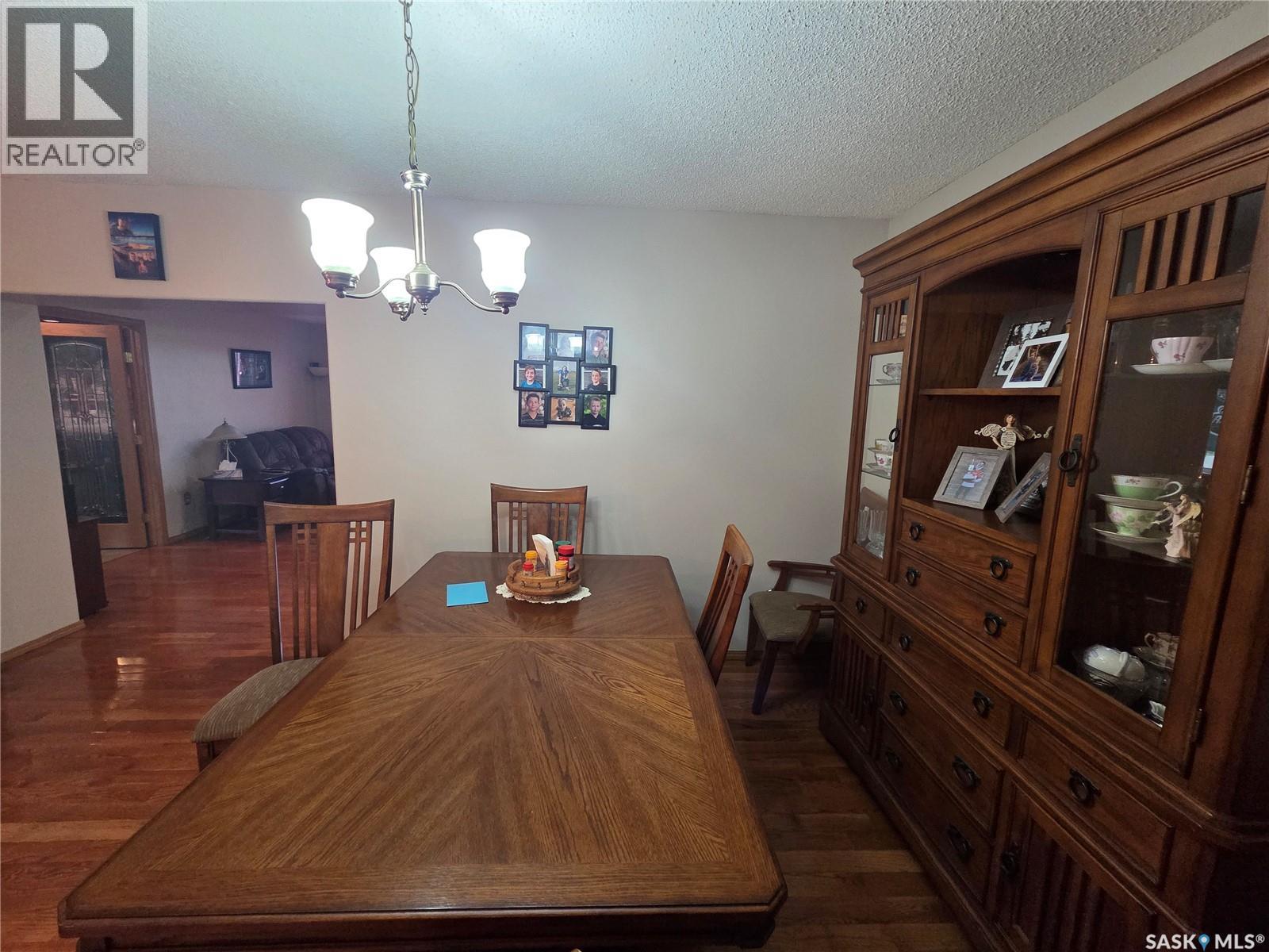15 Adelaide Street, Manor, SK