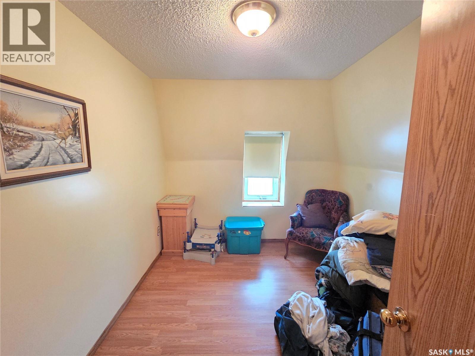 15 Adelaide Street, Manor, SK