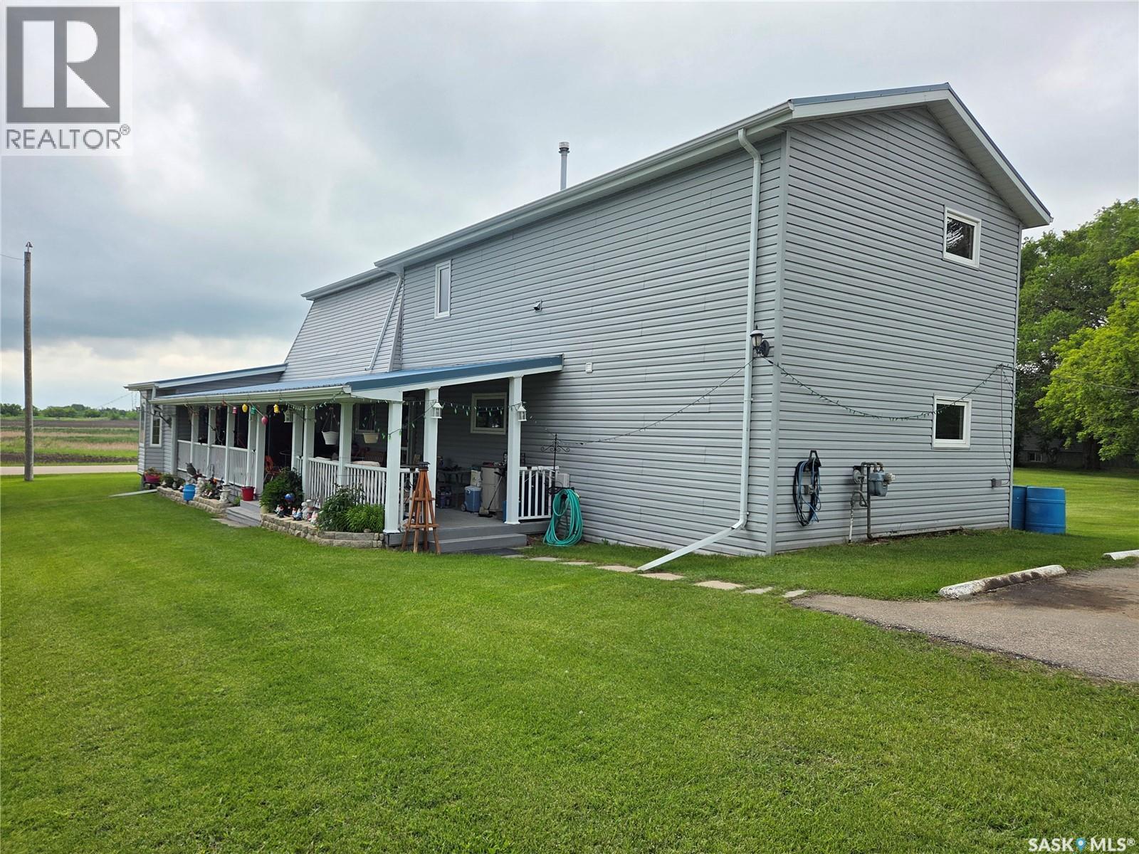 15 Adelaide Street, Manor, SK