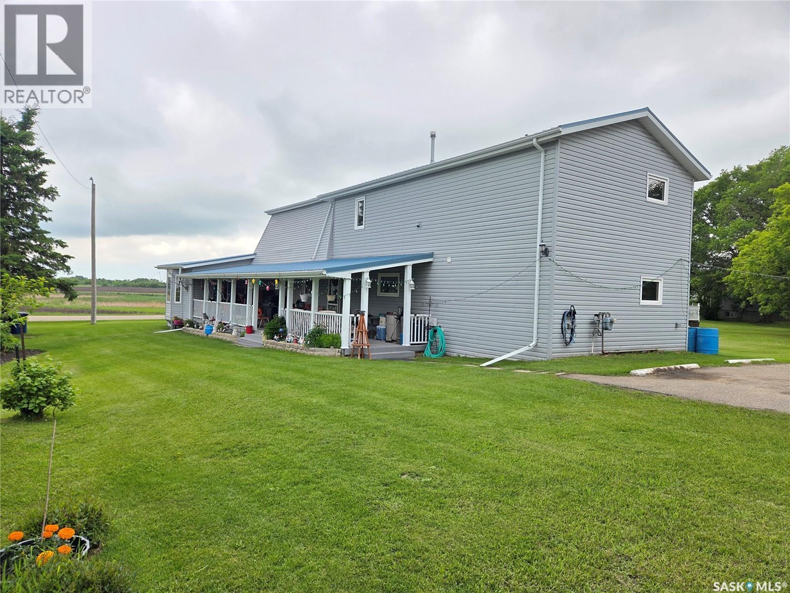 15 Adelaide Street, Manor, SK