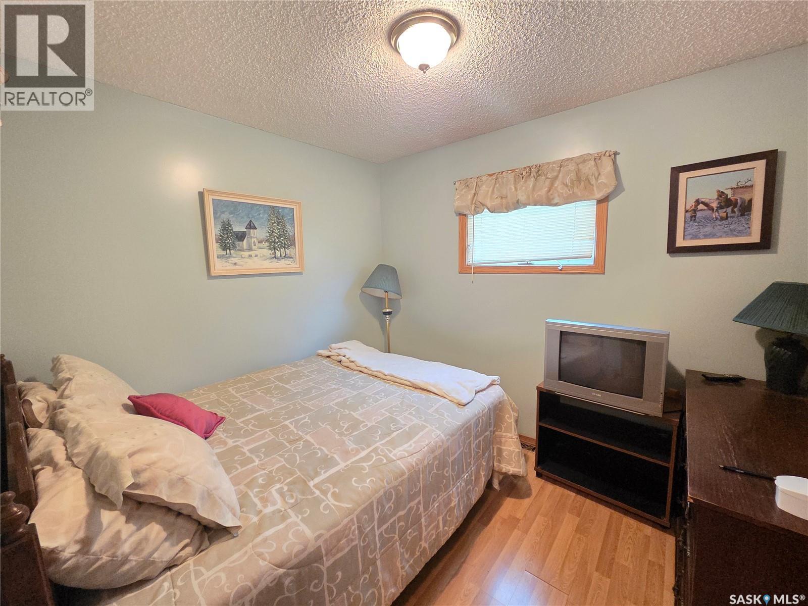 15 Adelaide Street, Manor, SK