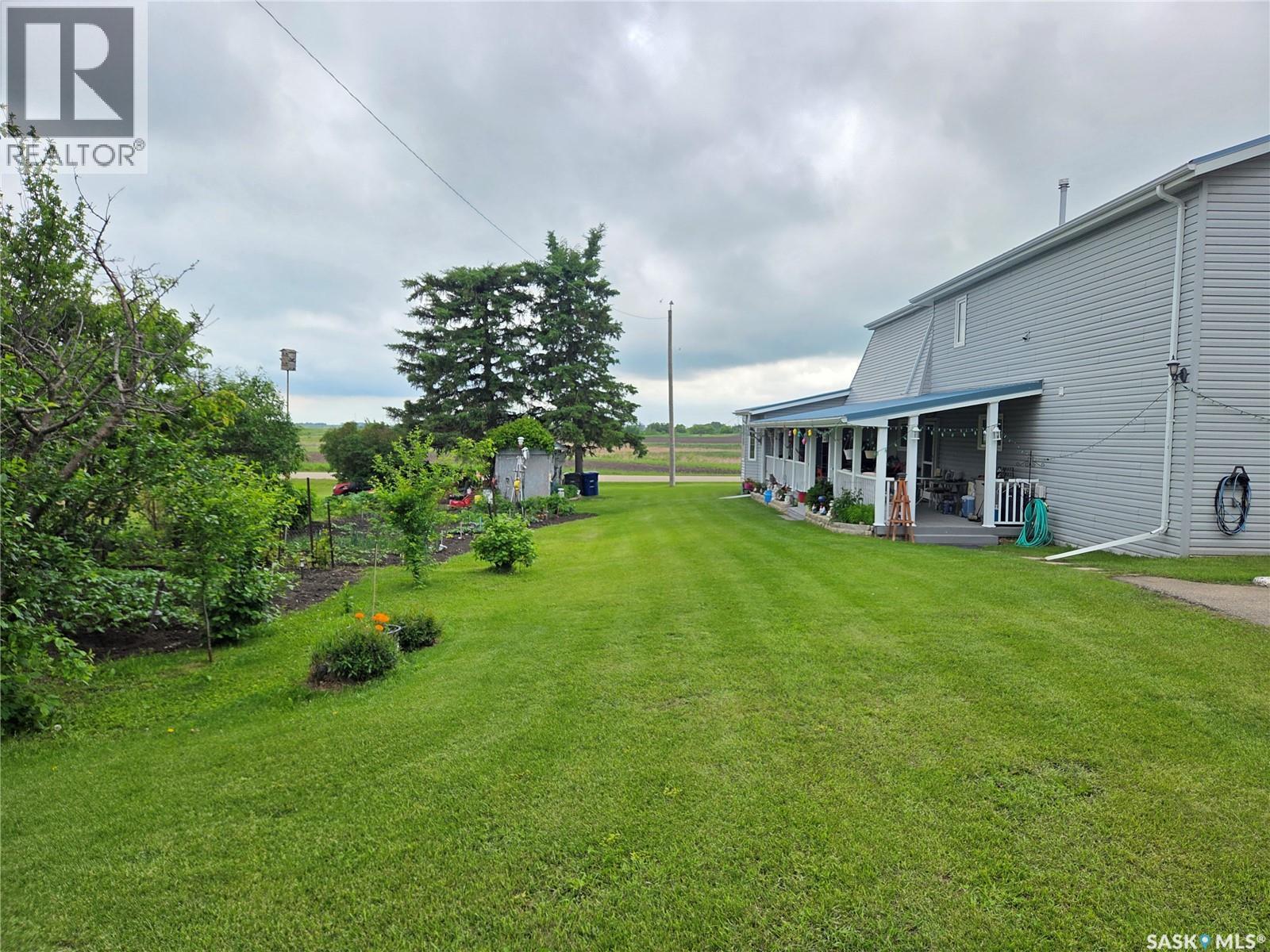 15 Adelaide Street, Manor, SK