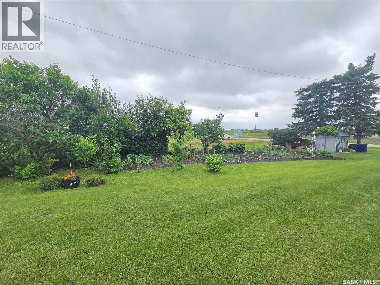 15 Adelaide Street, Manor, SK