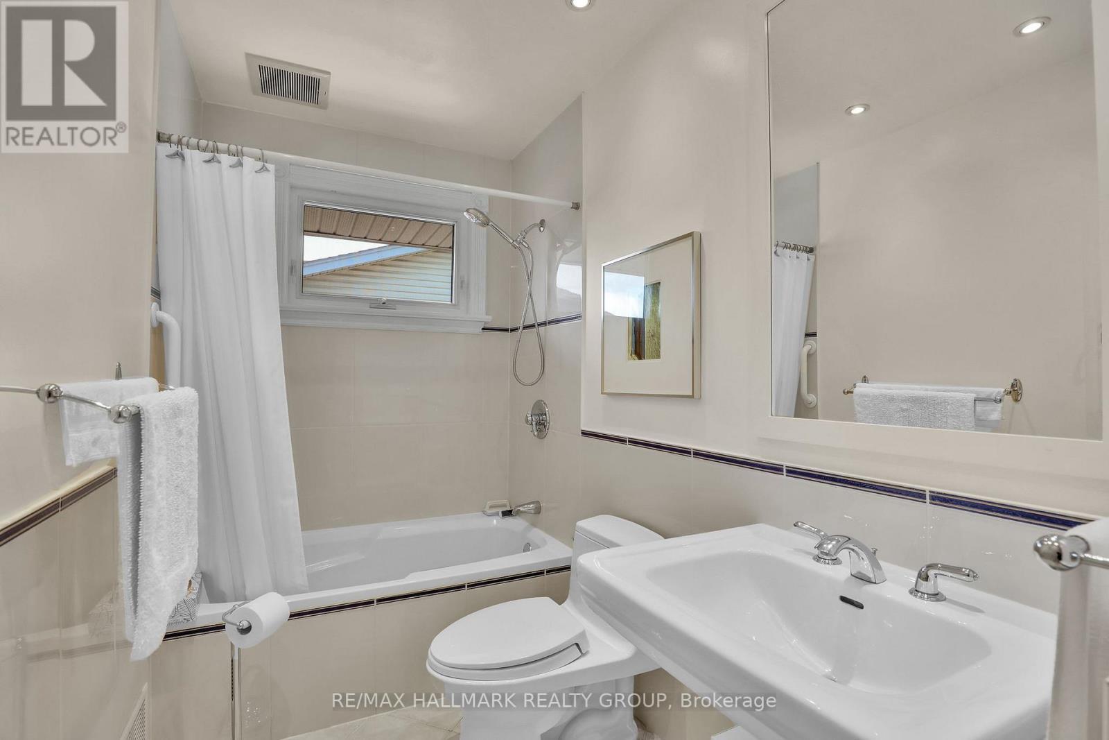 3242 Albion Road S, Ottawa, ON