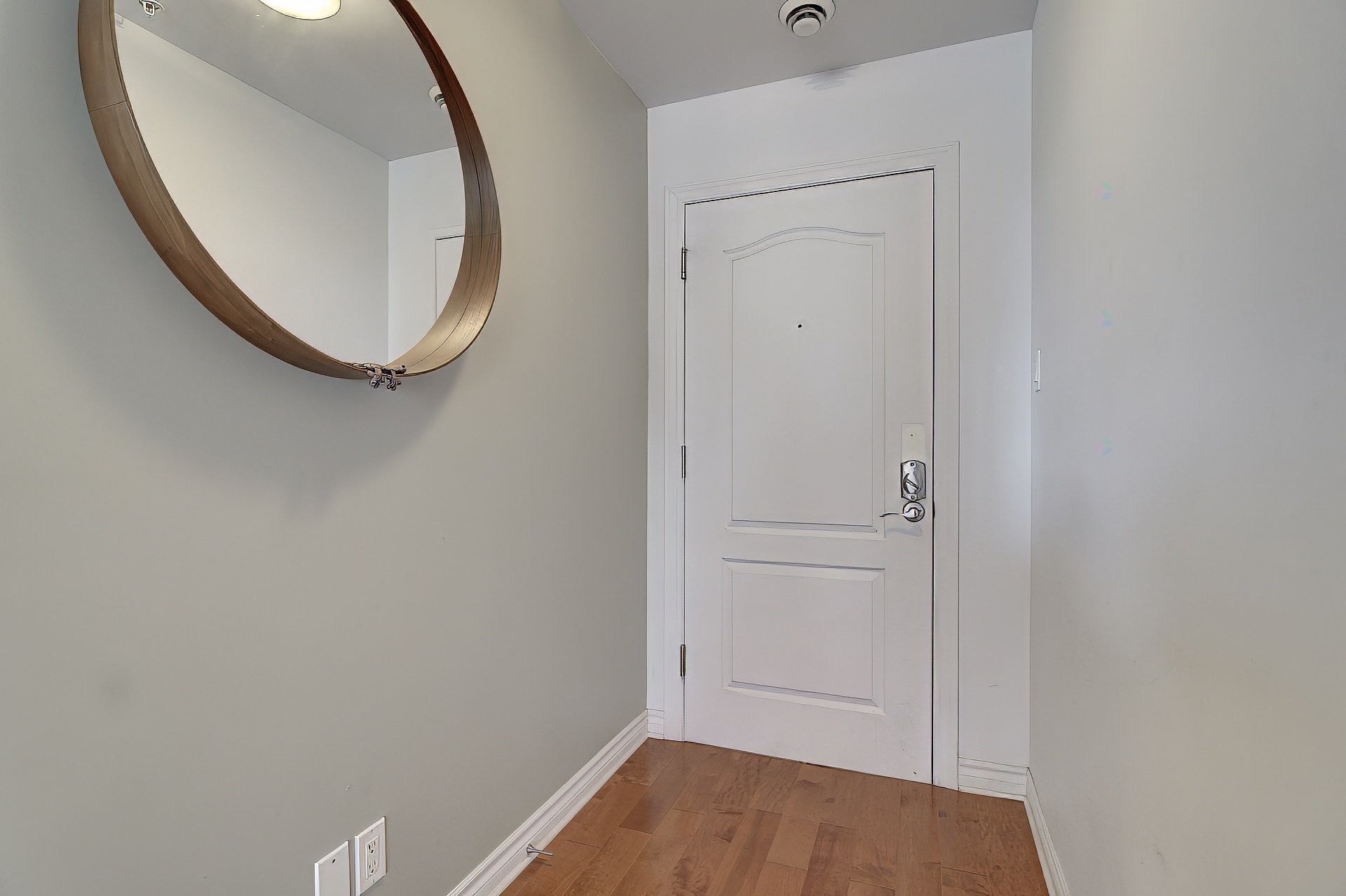 Mud Room - 511-8500 Rue Raymond-Pelletier, Montréal (Ahuntsic-Cartierville), QC
