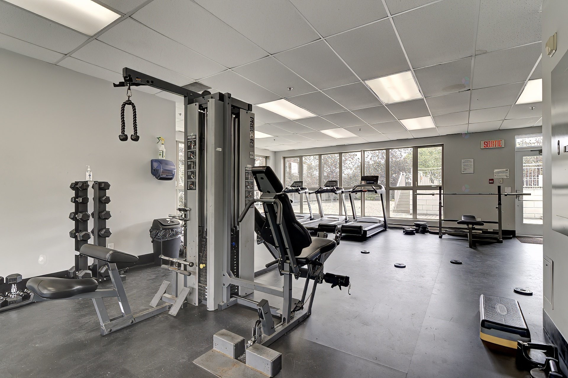Exercise Room - 511-8500 Rue Raymond-Pelletier, Montréal (Ahuntsic-Cartierville), QC