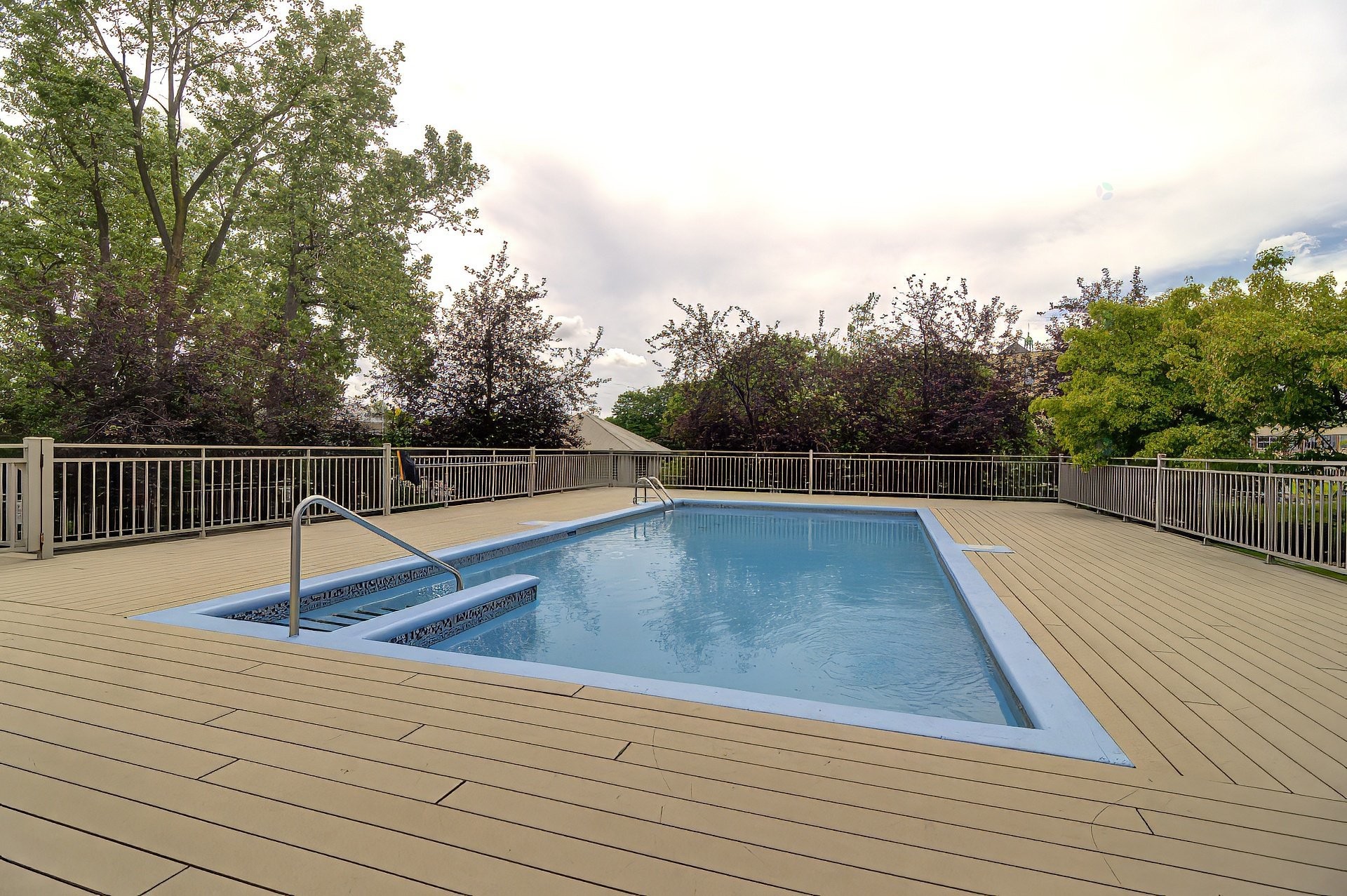 Pool - 511-8500 Rue Raymond-Pelletier, Montréal (Ahuntsic-Cartierville), QC