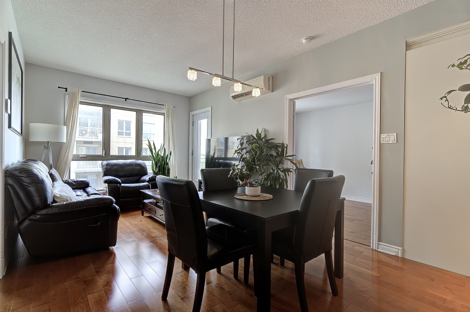 Dining Room - 511-8500 Rue Raymond-Pelletier, Montréal (Ahuntsic-Cartierville), QC