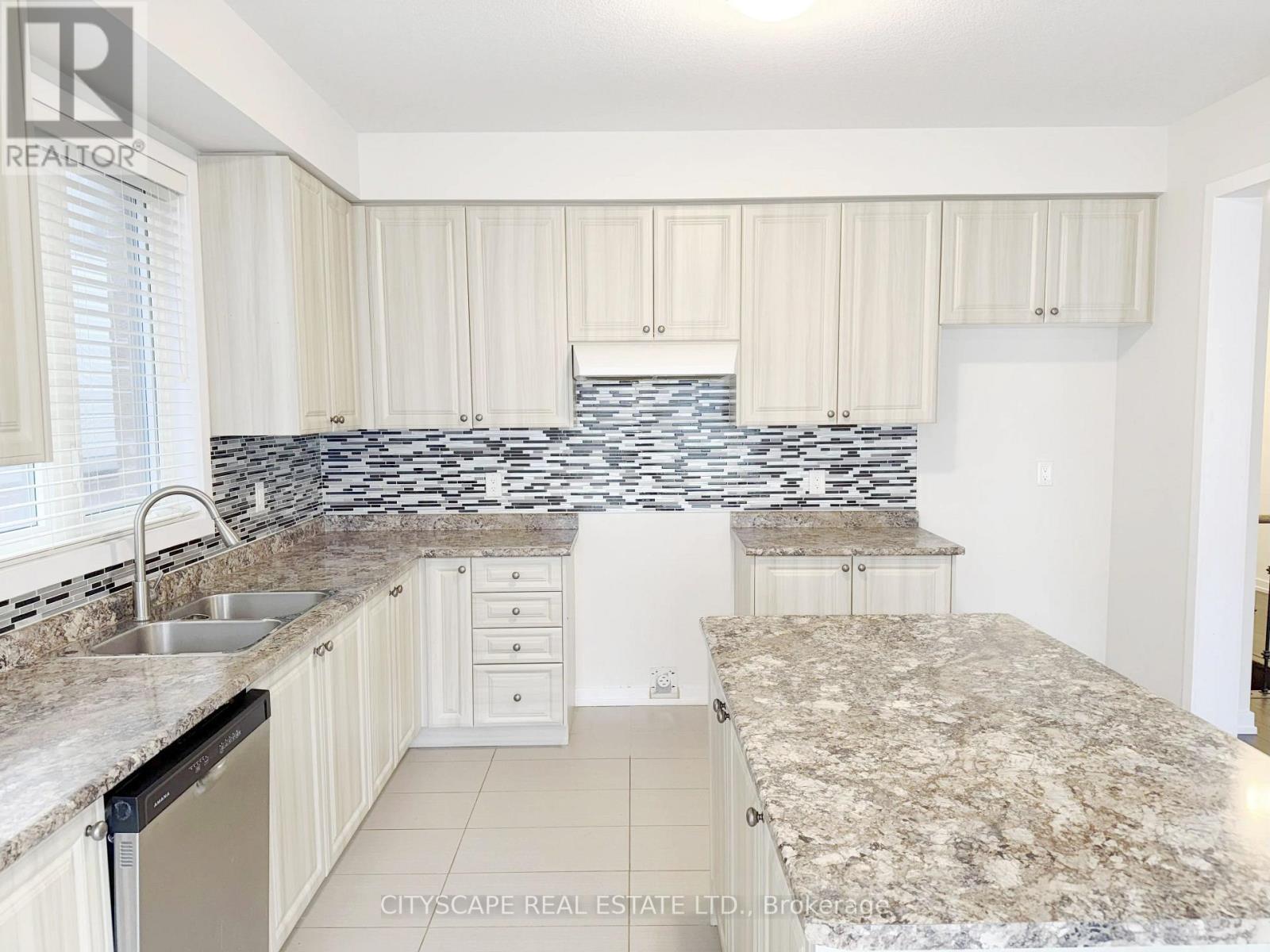 Kitchen - 16 Pagebrook Crescent, Hamilton, ON
