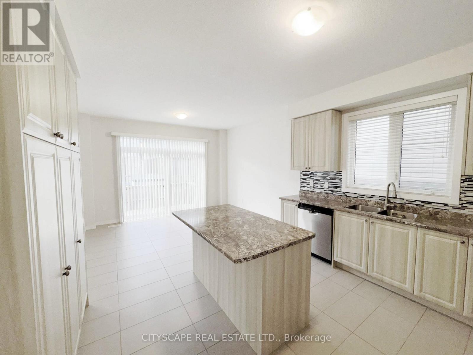 Kitchen - 16 Pagebrook Crescent, Hamilton, ON