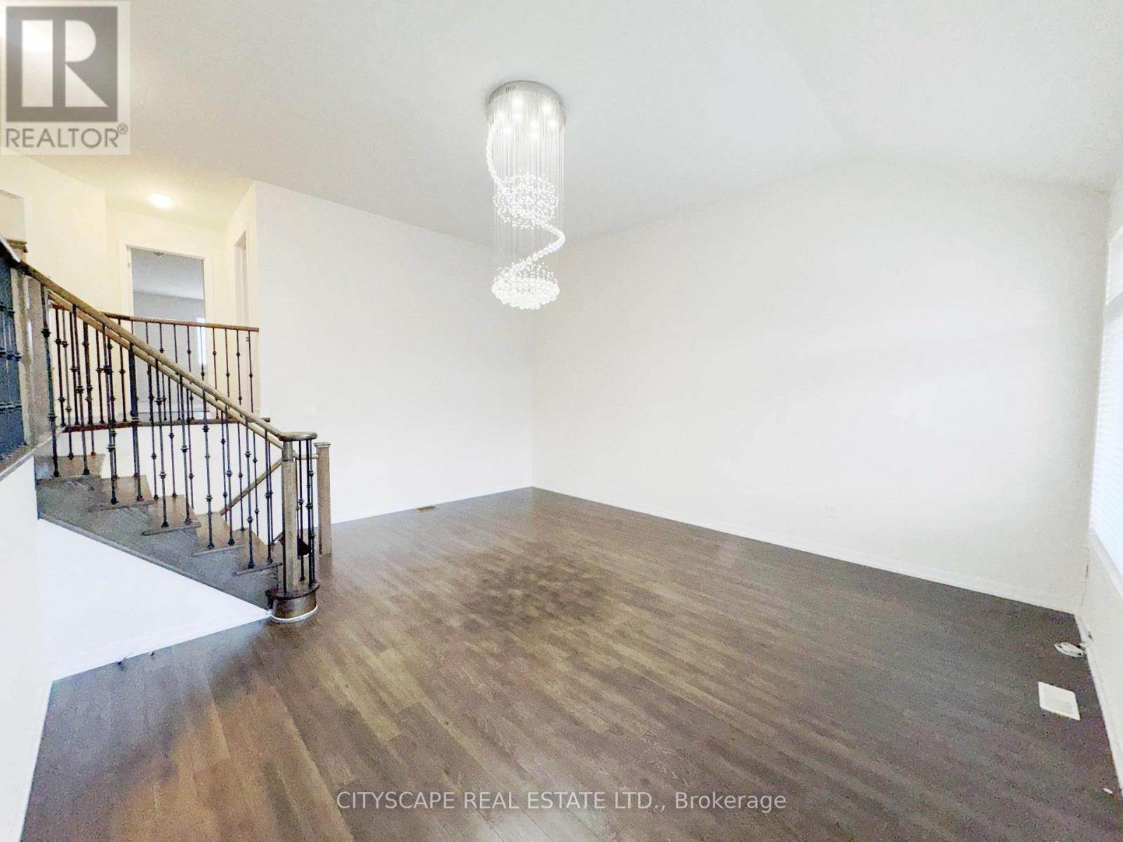 Mid-Level Family Room - 16 Pagebrook Crescent, Hamilton, ON